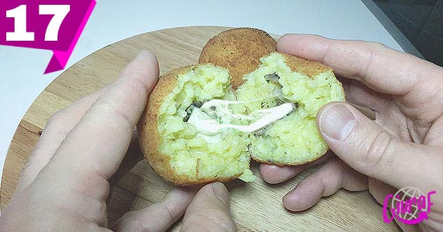 Croqueta de arroz con champiñones y queso mozzarella Sicilia Italia
